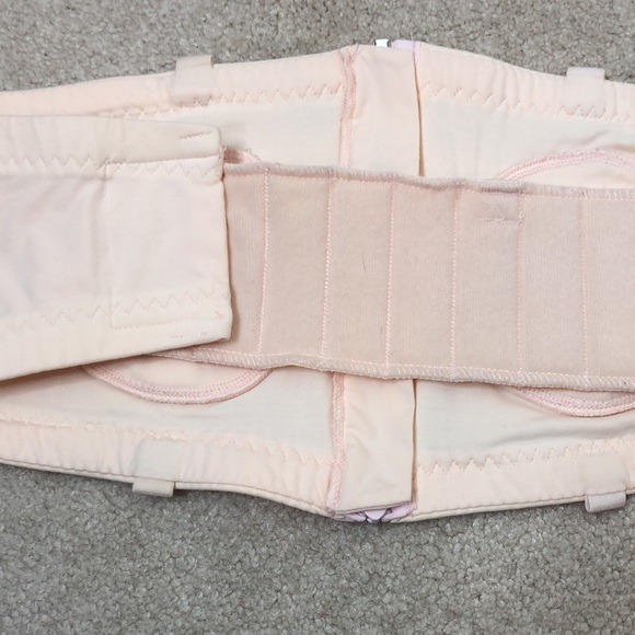 Women’s Simple Wishes Breastpumping Bra - Picture 4 of 6